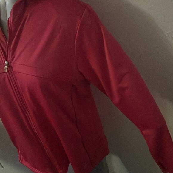 Pink sweater with pockets and thumb holes on sleeves - Picture 3 of 7